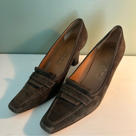 Salvatore Ferragamo Italian Olive Green Suede Heel, Loafer Style - Picture 2 of 11